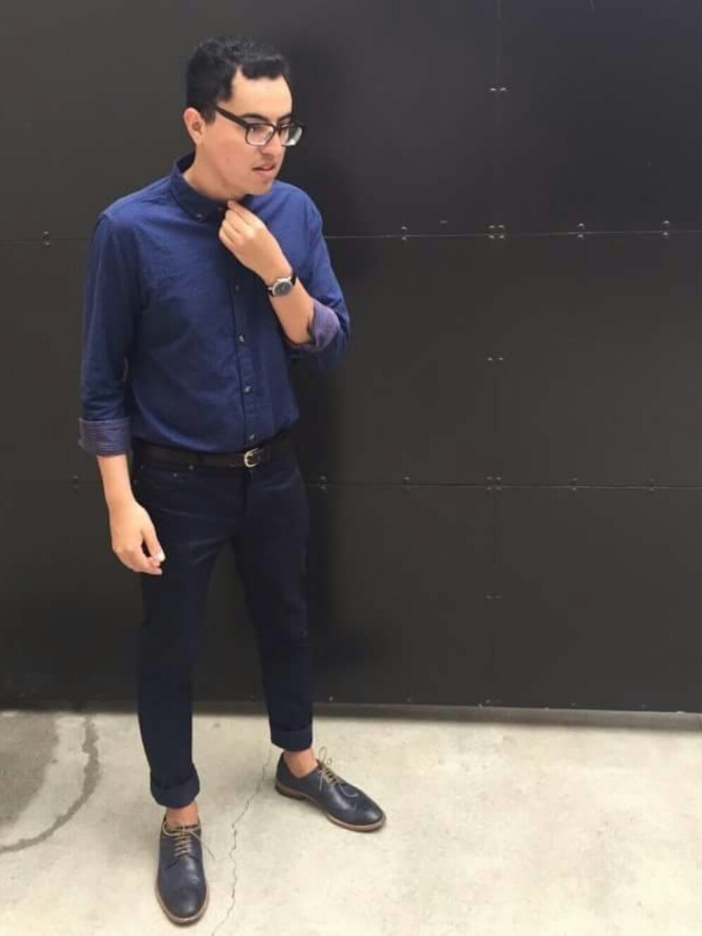 「oxfords_TBrand、#allblue、casual、fall、oxford shoes、Los Angeles」｜「H&Mのアイテム（スラックス、ブルー系）」を使った、Luigi Gonzalezさん（メンズ・170cm）の秋コーディネートの1枚目の写真