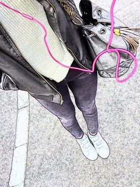 「adidas（アディダス）のアイテム（スニーカー、ホワイト系）」を使った、sn♡さん（レディース・163cm）の冬コーディネート