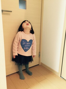 「petit main（プティマイン）のアイテム（スウェット、ピンク系）」を使った、oryさん（キッズ）の冬コーディネート