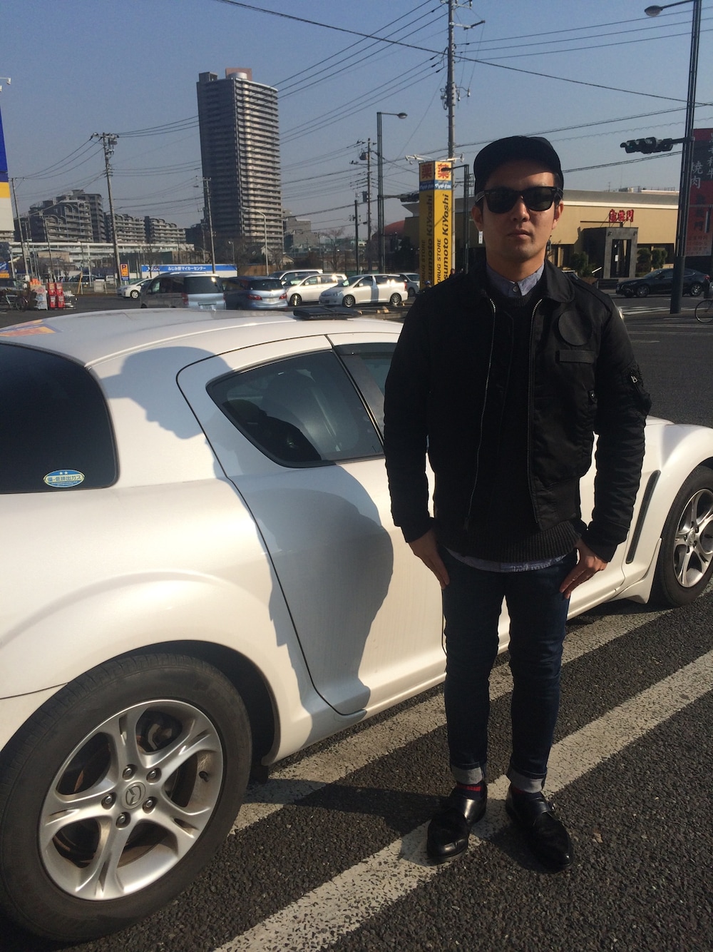 「Dr.Martens、soe、ドライブ、ドライブコーデ、bonjour records、GAP、ray ban」｜「bonjour recordsのbonjour bonsoir Cap（キャップ、ブラック系）」を使った、ryonoshiroyaさん（メンズ・169cm）の冬コーディネートの1枚目の写真