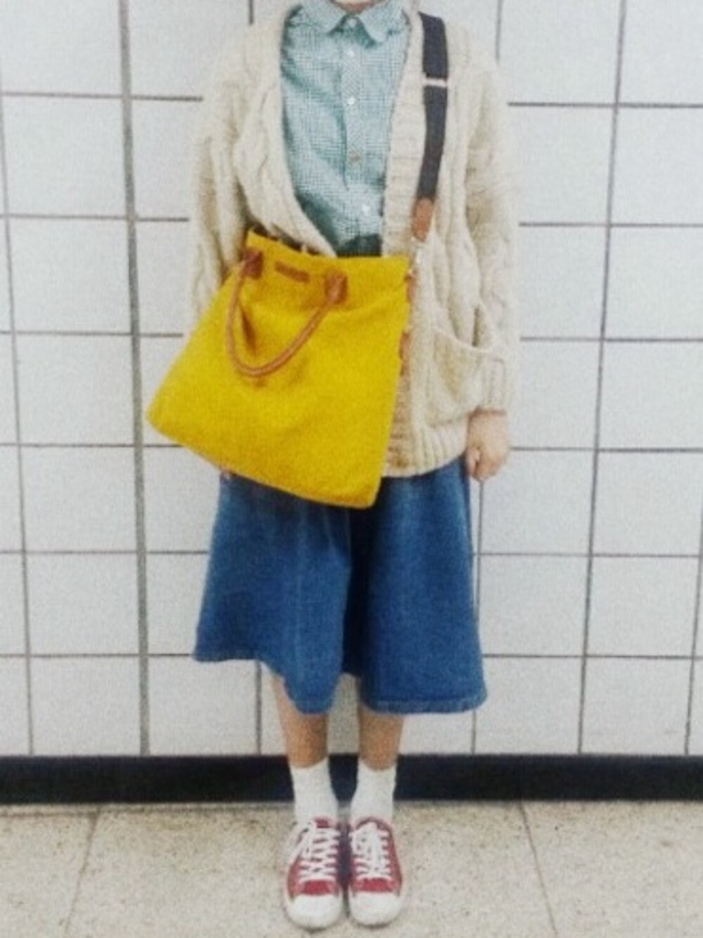 「PLASTIC ISLANDのアイテム（ショルダーバッグ、イエロー系）」を使った、ソヒさん（レディース・171cm）の春コーディネートの1枚目の写真