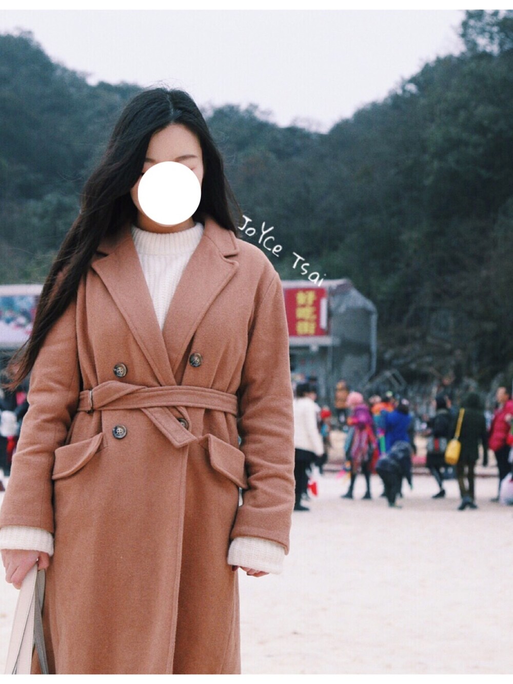 「ZARA、snowwhite」｜「ZARAのアイテム（スウェット、ホワイト系）」を使った、晕晕さん（レディース・160cm）の冬コーディネートの1枚目の写真
