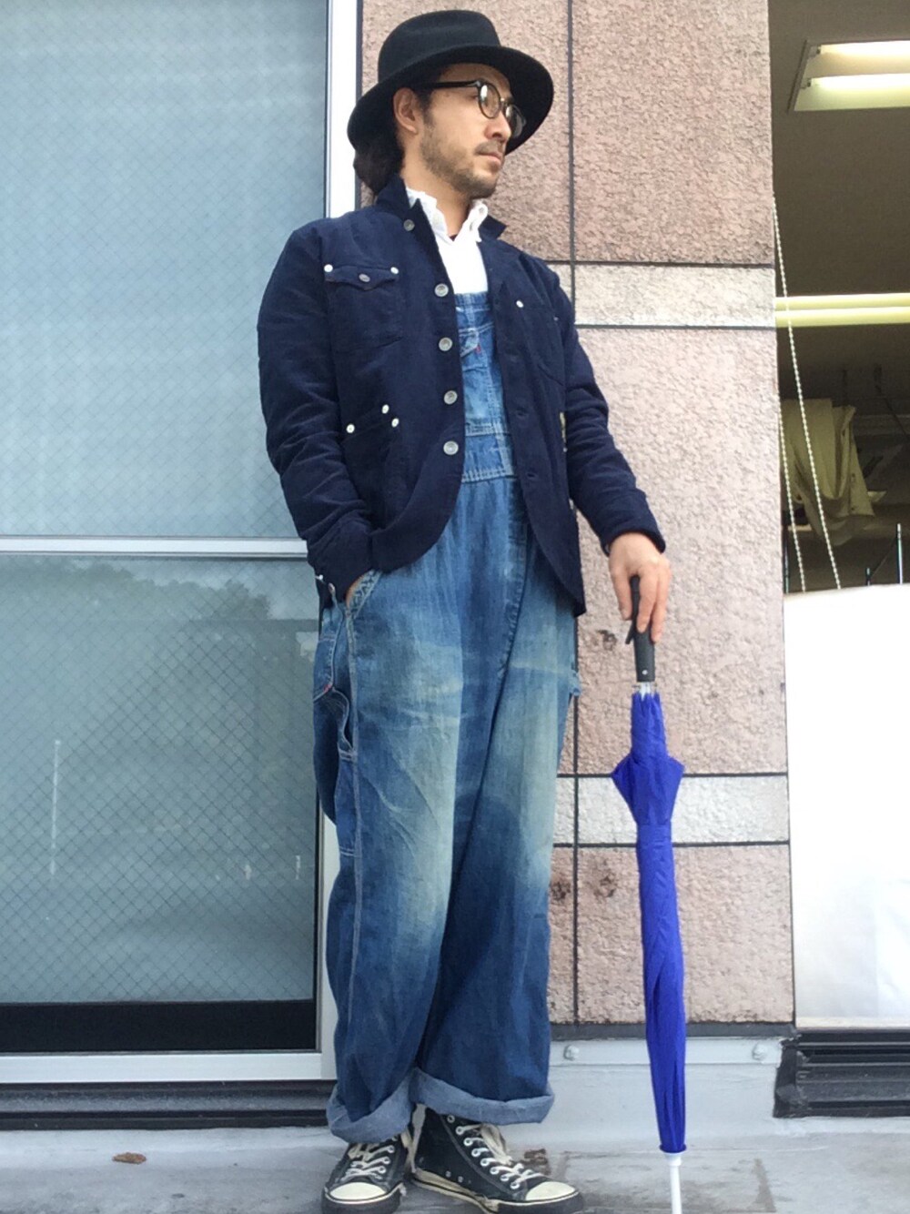 「コーデュロイ、ジャケット」｜「COLLARSの11W コーデュロイ ワークジャケット（テーラードジャケット、ブルー系）」を使った、トールさん（メンズ・169cm）の秋コーディネートの1枚目の写真