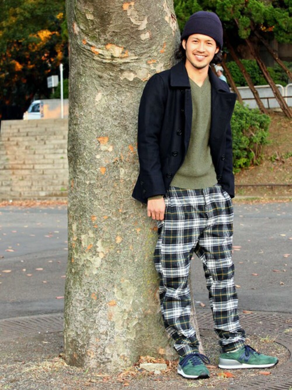「ブルー、ニットキャップ、渋谷」｜「KineticsのKinetics Brusk P-Coat（ピーコート、ブルー系）」を使った、チャプター君さん（メンズ・174cm）の秋コーディネートの1枚目の写真