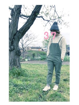 「カーキ×ホワイト」｜「アイテム（サロペット/オーバーオール）」を使った、37さん（レディース・154cm）の春コーディネート