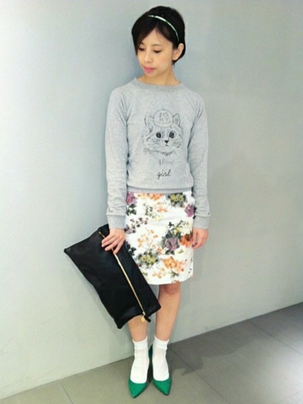 「EDIT. FOR LULUのWanderclad etc..　ニューヨークキャットスウェット（スウェット、グレー系）」を使った、Ryokoさん（レディース・157cm）の春コーディネートの1枚目の写真