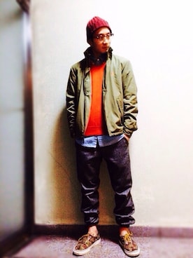 「アイテム（ナイロンジャケット、グリーン系）」を使った、DJ Punchさん（メンズ・170cm）の冬コーディネート