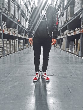 「AIR JORDAN（エアジョーダン）のアイテム（スニーカー、レッド系）」を使った、SMTFFさん（メンズ）の冬コーディネート