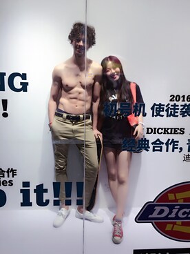 「VISVIM（ビズビム）のアイテム（アクセサリー）」を使った、司徒笑笑Joyceさん（レディース・162cm）の冬コーディネート