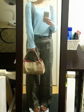 「H&M（エイチ・アンド・エム）のアイテム（ニット/セーター、ブルー系）」を使った、demiさん（レディース・161cm）の春コーディネート