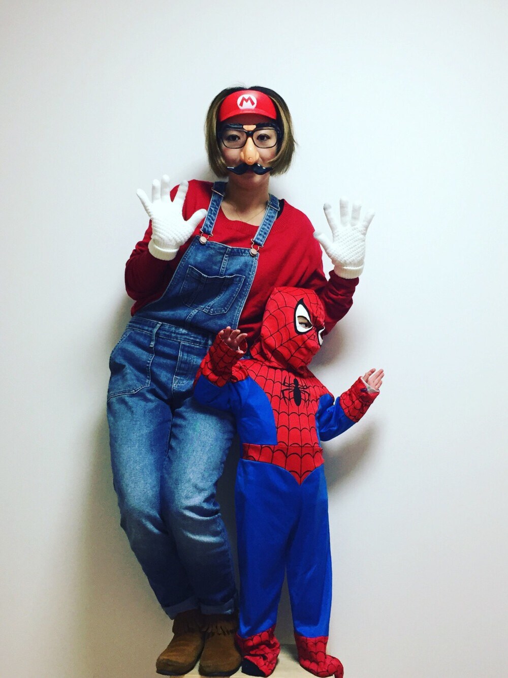 「HALLOWEEN2016、halloween、マリオ、スパイダーマン、仮装、親子コーデ、ハロウィン、ハロウィンコーデ、WEAR HALLOWEEN 2016」｜「スパイダーマンのアイテム（つなぎ/オールインワン、レッド系）」を使った、ananさん（キッズ・80cm）の秋コーディネートの1枚目の写真