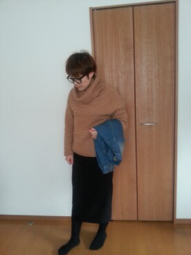「HERE'S（HERE'S）のアイテム（ニット/セーター、ブラウン系）」を使った、MISAさん（レディース・163cm）の冬コーディネート