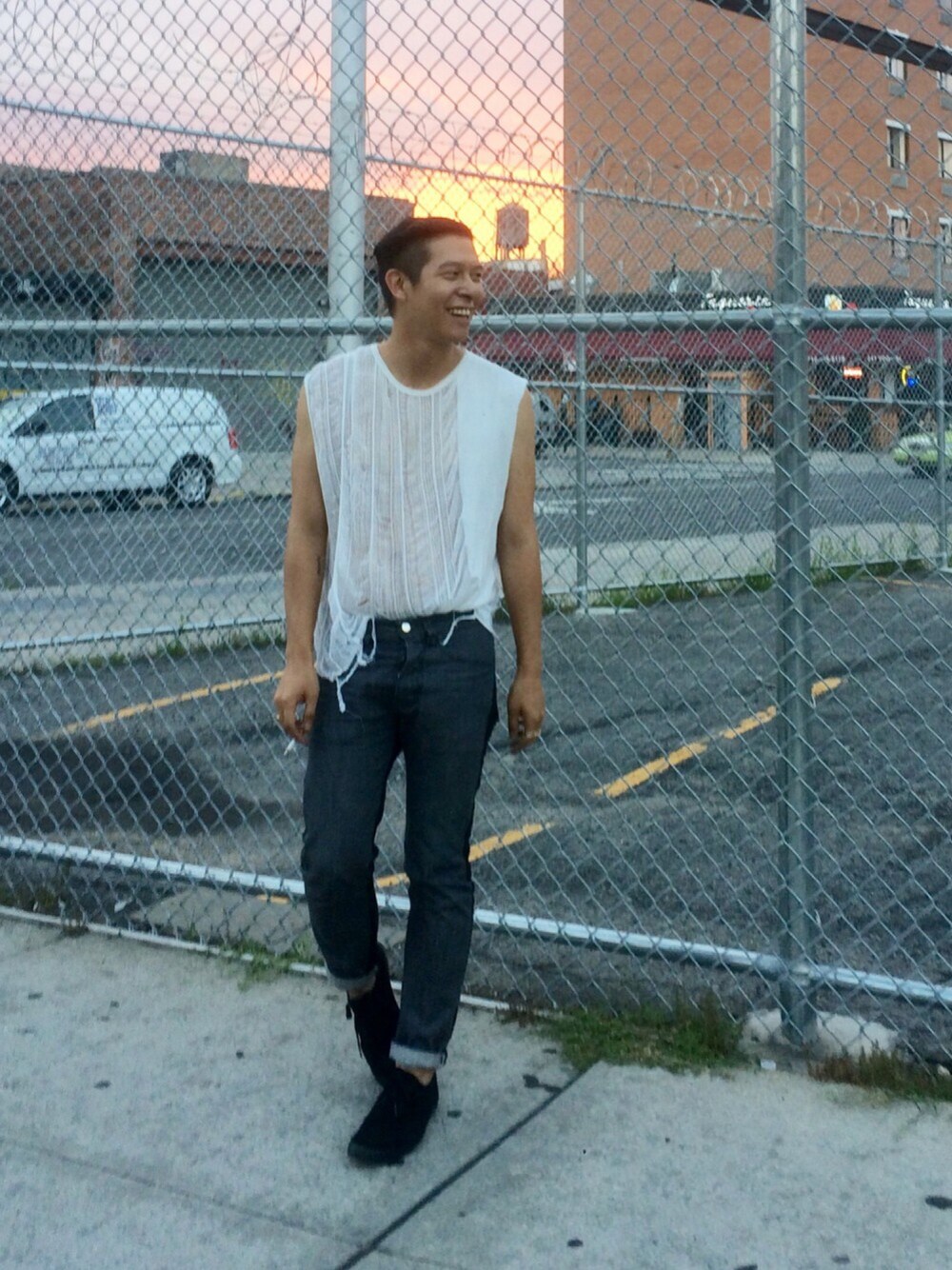 「ootd、#White、selvedge、#denim、vintage、GENERIC SURPLUS、DIY、bushwick、BROOKLYN」｜「MLH49のhandmade in brooklyn. （タンクトップ、ホワイト系）」を使った、Michael Huangさん（メンズ・175cm）の夏コーディネートの1枚目の写真
