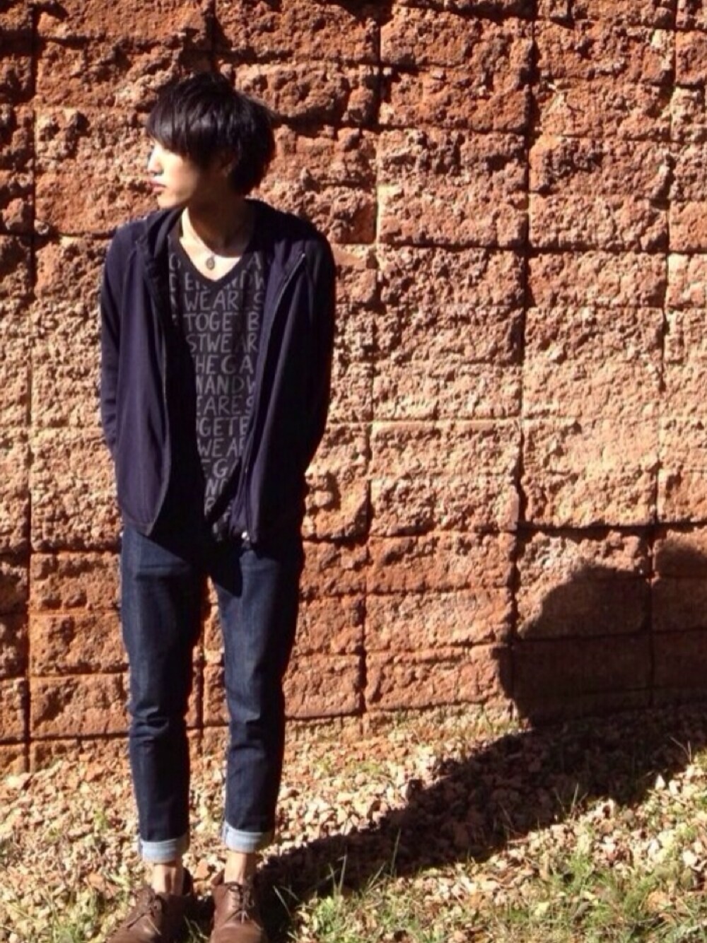 その他トップス、その他トップス、その他パンツを着用した冬コーディネートの1枚目の写真