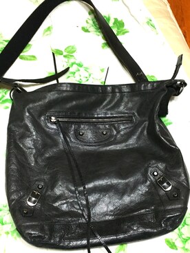 「BALENCIAGA（バレンシアガ）のアイテム（ショルダーバッグ、ブラック系）」を使った、きい🔑さん（メンズ・175cm）の秋コーディネート