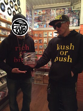 「KEMURI Styleのアイテム（パーカー、ブラック系）」を使った、kemuri styleさん（メンズ・175cm）の冬コーディネート