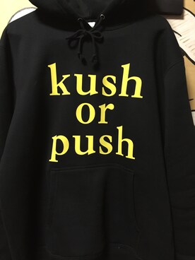 「KEMURI Styleのアイテム（パーカー、ブラック系）」を使った、kemuri styleさん（メンズ・175cm）の冬コーディネート