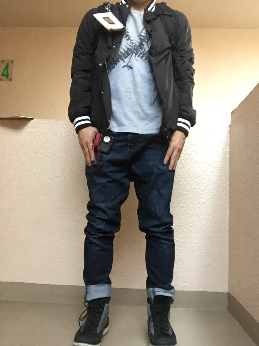 「白黒灰レンジャー、Champion、チャンピオン、QUENCH、quenchloud、無印良品、supreme」｜「ChampionのChampion×BLUE WORK スタジャン（スタジャン、ブラック系）」を使った、Ren Saitoさん（メンズ・168cm）の秋コーディネートの1枚目の写真
