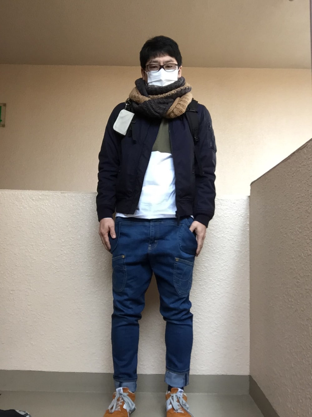 「TK、お世話になりました、アダルトおカワたん部、ネイビー身につけ隊、MA-1、サルエルパンツ、メルシーボークー、ニューバランス」｜「tk.TAKEO KIKUCHIのフクレワッツフルパネルプルオーバー（Tシャツ/カットソー、グリーン系）」を使った、Ren Saitoさん（メンズ・168cm）の冬コーディネートの1枚目の写真