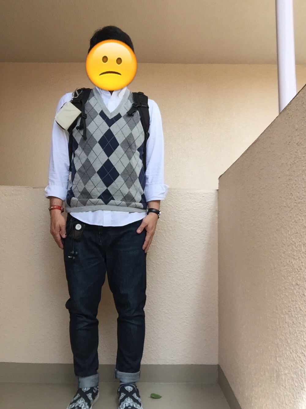 「アダルトおカワたん部、ベスト、ベスト×シャツ、アーガイル柄、ペイズリー、GAP、UNIQLO、BEAMS、ナンバーナイン(NUMBER (N)INE)、愛はWEARを救うキャンペーン」｜「GAPのアイテム（ベスト、グレー系）」を使った、Ren Saitoさん（メンズ・168cm）の春コーディネートの1枚目の写真