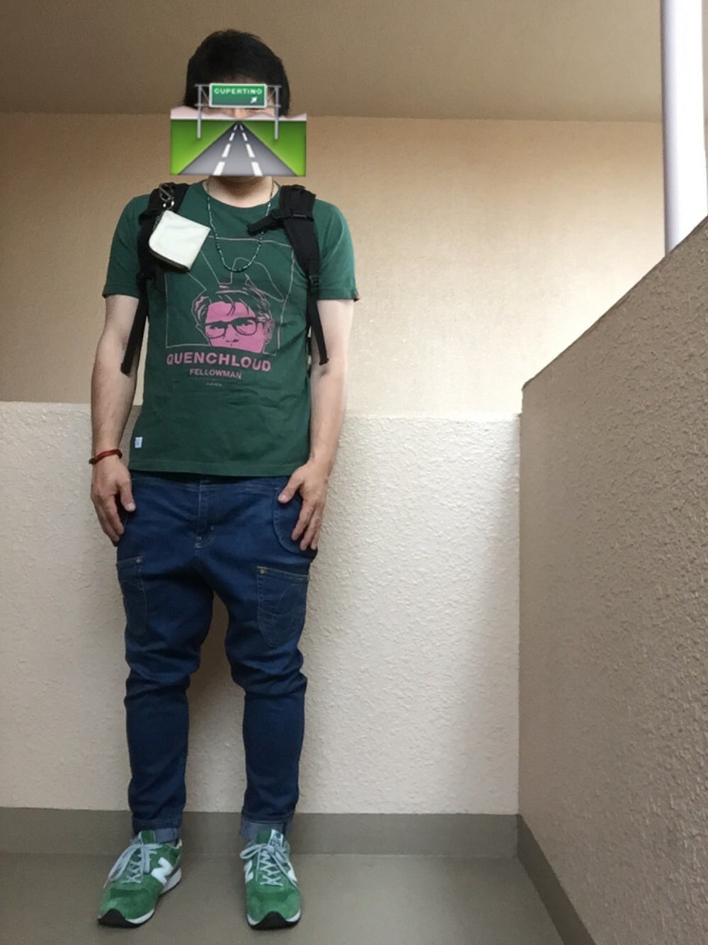「アダルトおカワたん部、サルエルパンツ、グリーンダヨ〜」｜「QUENCHLOUDのアイテム（Tシャツ/カットソー、グリーン系）」を使った、Ren Saitoさん（メンズ・168cm）の夏コーディネートの1枚目の写真