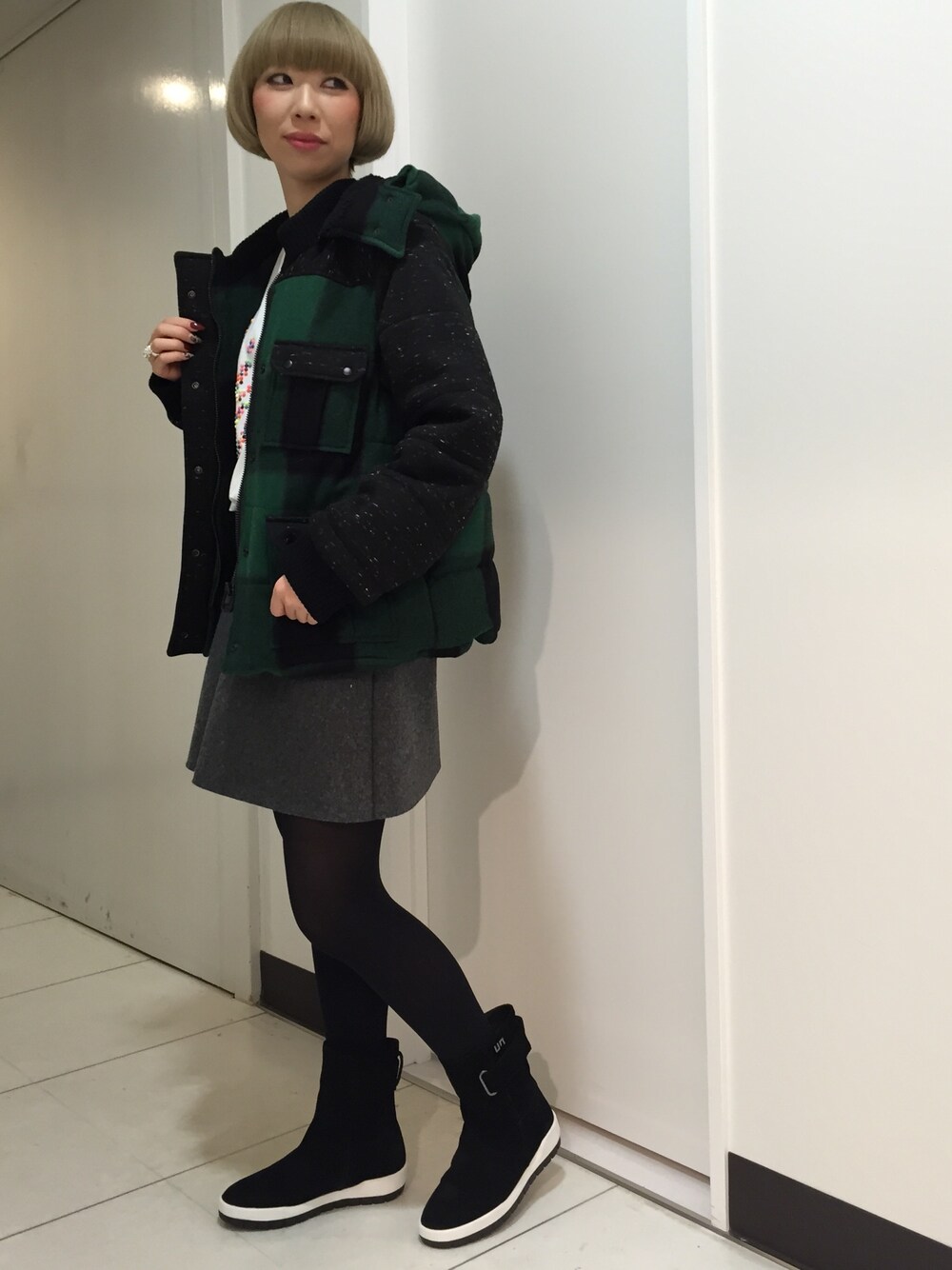 「チェック、SEA NEWYORK、TOGA、UNITED NUDE、ムートンブーツ、フード、3.1 phillip lim」｜「sea new yorkのアイテム（ダウンジャケット/コート、グリーン系）」を使った、CROMAGNON TKWさん（レディース・157cm）の冬コーディネートの1枚目の写真