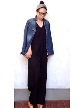 「デニムシャツ」｜「アイテム（つなぎ/オールインワン）」を使った、hanaさん（レディース・156cm）の春コーディネート