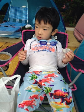 「OSHKOSH（オシュコシュ）のアイテム（水着）」を使った、かぽねさん（キッズ・100cm）の夏コーディネート