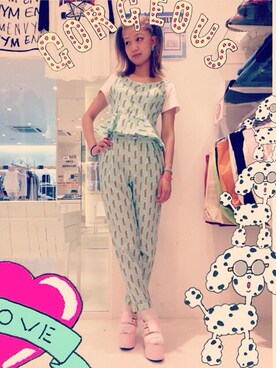 「アイテム（つなぎ/オールインワン、グリーン系）」を使った、峯山 愛さん（レディース・163cm）の夏コーディネート