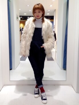 「jouetie（ジュエティ）のアイテム（サロペット/オーバーオール）」を使った、峯山 愛さん（レディース・164cm）の冬コーディネート