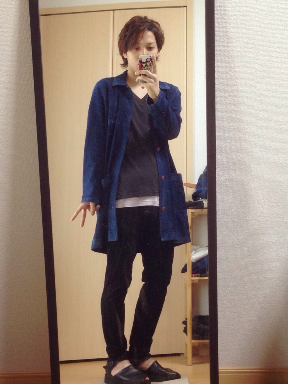 「ショップコート、LAD MUSICIAN、ファクトタム、さりげなピース、シンプル同盟、おしゃシンプル目指してます」｜「LAD MUSICIANの去年モデルのサンダル（サンダル、ブラック系）」を使った、kodeさん（メンズ・167cm）の春コーディネートの1枚目の写真