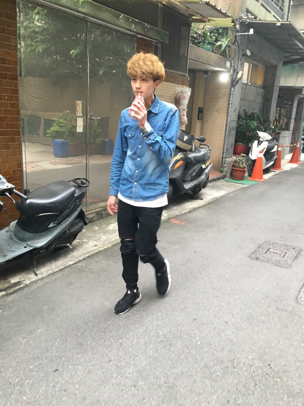 「NIKEのNIKE / HUARACHE RUN PS 【SP】（スニーカー、ブラック系）」を使った、陳尊鴻さん（メンズ・170cm）の冬コーディネートの1枚目の写真
