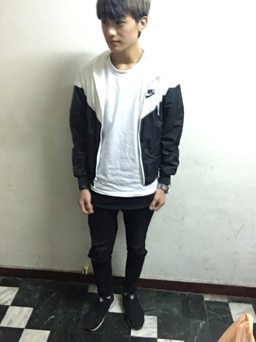 「NIKEのNIKE / HUARACHE RUN PS 【SP】（スニーカー、ブラック系）」を使った、陳尊鴻さん（メンズ・170cm）の冬コーディネートの1枚目の写真