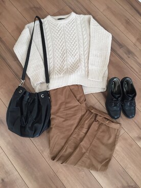 「ZARA（ザラ）のアイテム（ニット/セーター、ホワイト系）」を使った、ニャモさん（レディース・161cm）の秋コーディネート