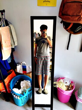 「A&F（エーアンドエフ）のアイテム（Tシャツ/カットソー、シルバー系）」を使った、rickytricky9さん（メンズ・174cm）の春コーディネート