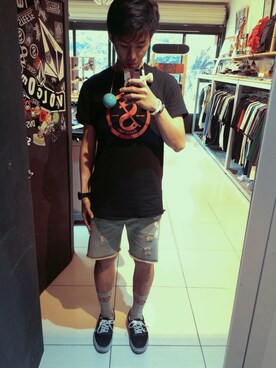 「US VANS（ユーエスヴァンズ）のアイテム（スニーカー、ブラック系）」を使った、rickytricky9さん（メンズ・174cm）の春コーディネート