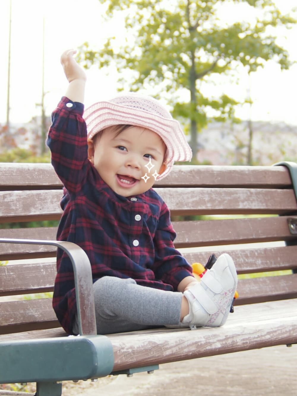 「UTAちゃんお誕生日おめでとう♡、リンクコーデ、リンクコーデし隊。、チェック、チュニック、リブレギンス、無印良品、ユニクロ」｜「無印良品のアイテム（チュニック、レッド系）」を使った、madoさん（キッズ・70cm）の秋コーディネートの1枚目の写真