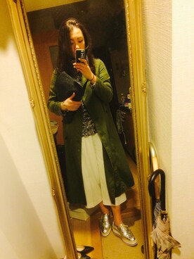 「アイテム（クラッチバッグ、グレー系）」を使った、miさん（レディース・164cm）の春コーディネート