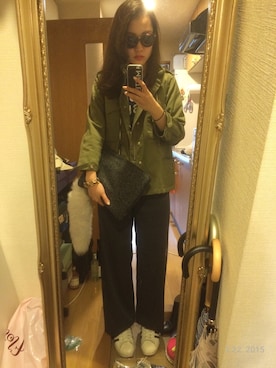 「アイテム（クラッチバッグ、グレー系）」を使った、miさん（レディース・164cm）の春コーディネート