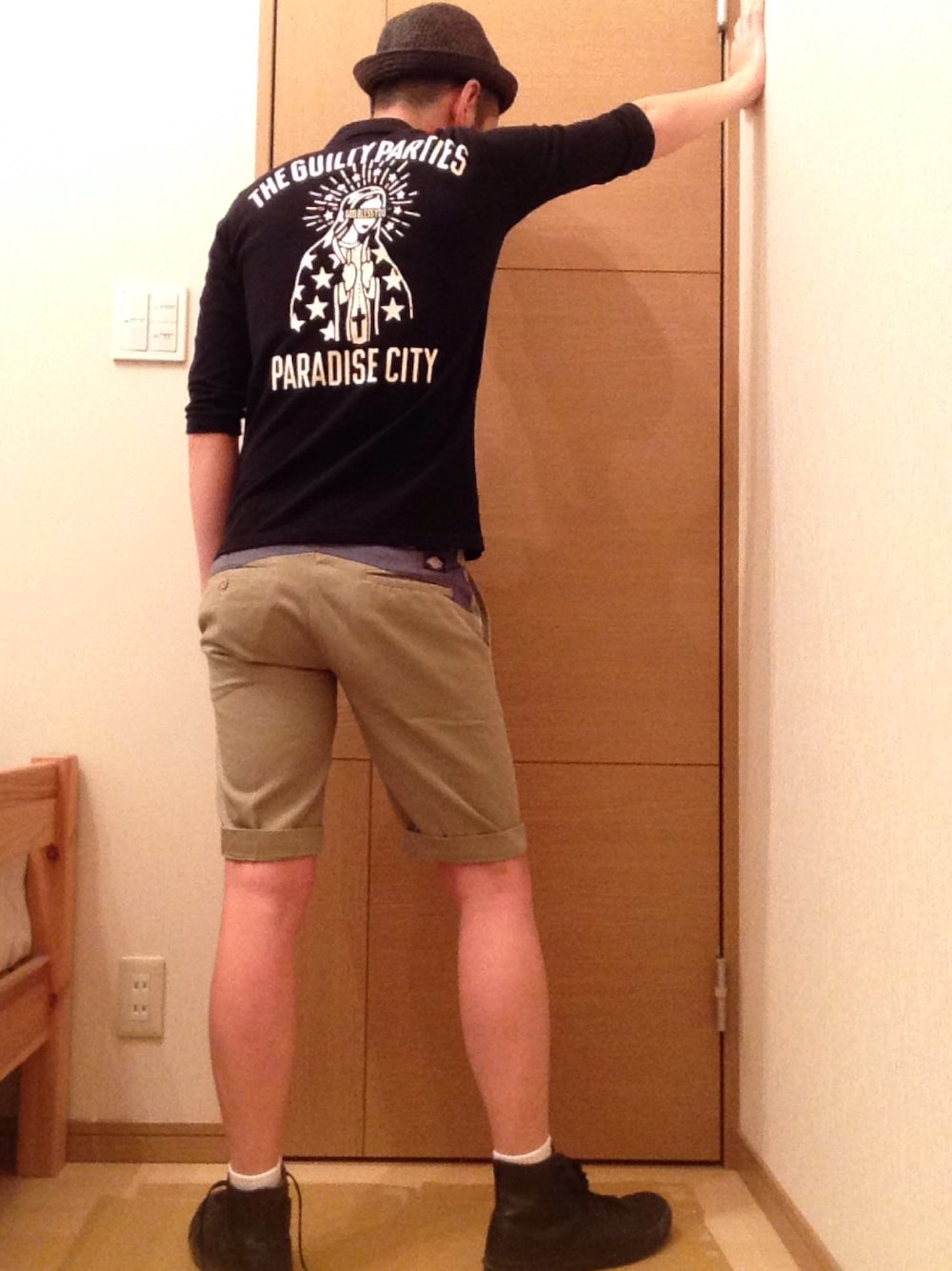 「WACKO MARIA 、壁ドン、Dickies、NIKE、converse、ルード、ストローハット、オーシャンズ11、ペテン師、バックプリント見せたい部」｜「BLOCK HEAD WEARのアイテム（ハット、ブラック系）」を使った、うえちんさん（メンズ・173cm）の春コーディネートの1枚目の写真