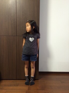 「ZARA（ザラ）のアイテム（Tシャツ/カットソー、グレー系）」を使った、hiroさん（キッズ）の春コーディネート