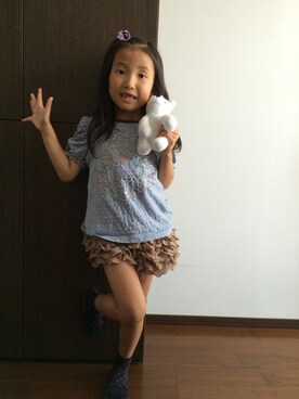 「ANNA SUI miniのアイテム（Tシャツ/カットソー、ブルー系）」を使った、hiroさん（キッズ）の春コーディネート