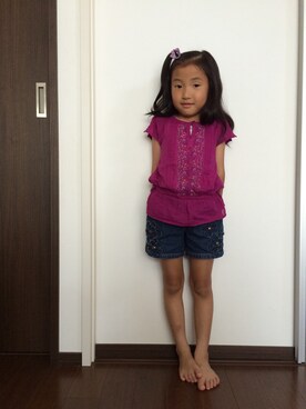 「GAP（ギャップ）のアイテム（Tシャツ/カットソー、パープル系）」を使った、hiroさん（キッズ）の春コーディネート