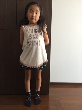 「ANNA SUI miniのアイテム（Tシャツ/カットソー、ベージュ系）」を使った、hiroさん（キッズ）の春コーディネート