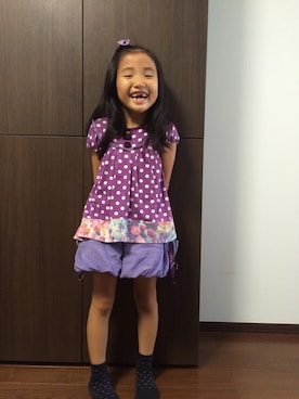 「ANNA SUI miniのアイテム（Tシャツ/カットソー、パープル系）」を使った、hiroさん（キッズ）の夏コーディネート