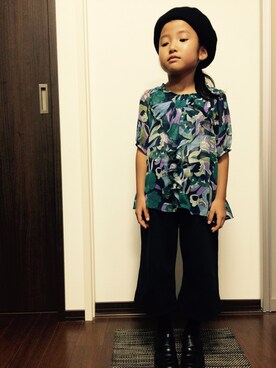 「ANNA SUI miniのアイテム（シャツ/ブラウス、パープル系）」を使った、hiroさん（キッズ）の秋コーディネート