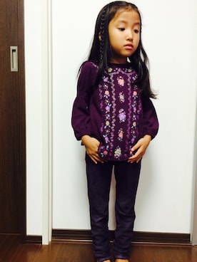 「ANNA SUI miniのアイテム（Tシャツ/カットソー、パープル系）」を使った、hiroさん（キッズ）の秋コーディネート