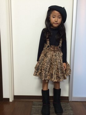 「ANNA SUI miniのアイテム（スカート、ブラウン系）」を使った、hiroさん（キッズ）の秋コーディネート