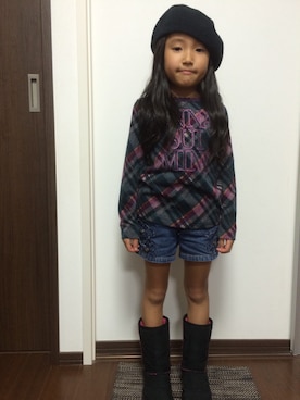 「ANNA SUI miniのアイテム（Tシャツ/カットソー、パープル系）」を使った、hiroさん（キッズ）の秋コーディネート