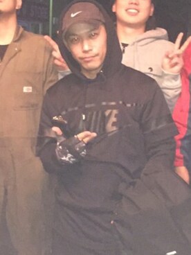 「NIKE（ナイキ）のアイテム（Tシャツ/カットソー、ブラック系）」を使った、ZORO(@playazlounge)さん（メンズ・170cm）の冬コーディネート